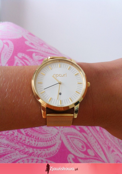 Piękny,złoty a zarazem delikatny zegarek