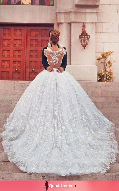 Ślubna suknia, niesamowita