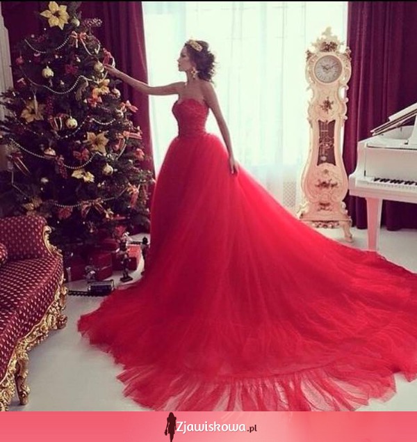 Zjawiskowa czerwona suknia, marzenie!