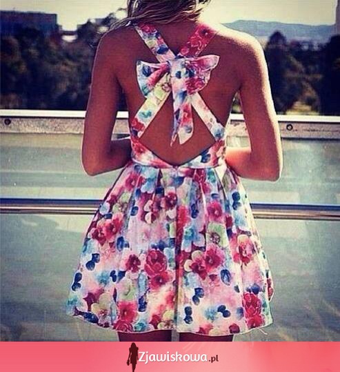Kolorowa sukienka na lato