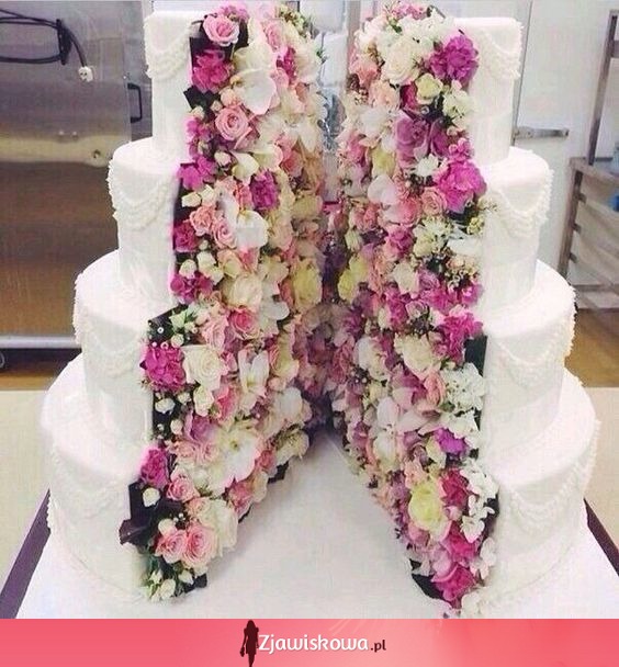 Ślubny tort