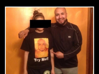 14-latka wróciła za późno do domu. Za karę jej tata kazał jej nosić tą koszulkę...