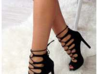 Czarne , wiązane sandały