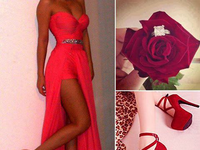 Piękna suknia z czerwonymi dodatkami