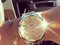 Złoty, elegancki zegarek