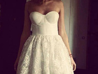 Biała, koronkowa sukienka